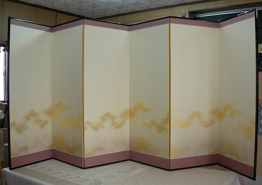 六曲金砂子振り屏風の画像