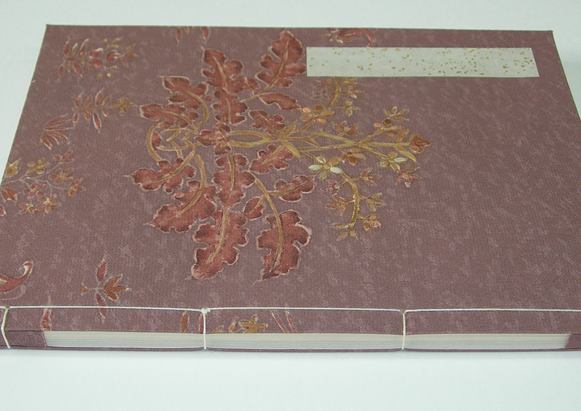 和綴じ本の画像