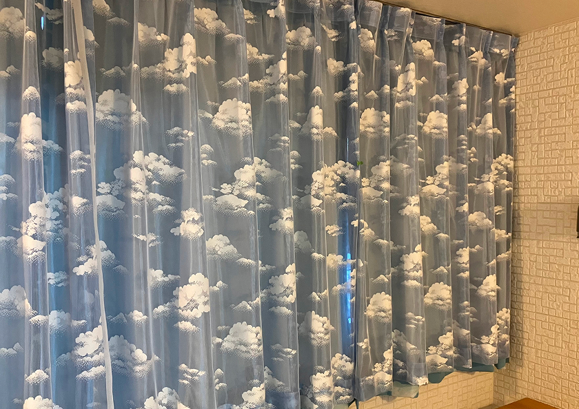 カーテンの画像