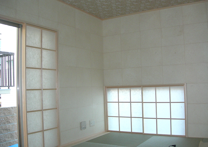 和紙貼りの部屋の画像