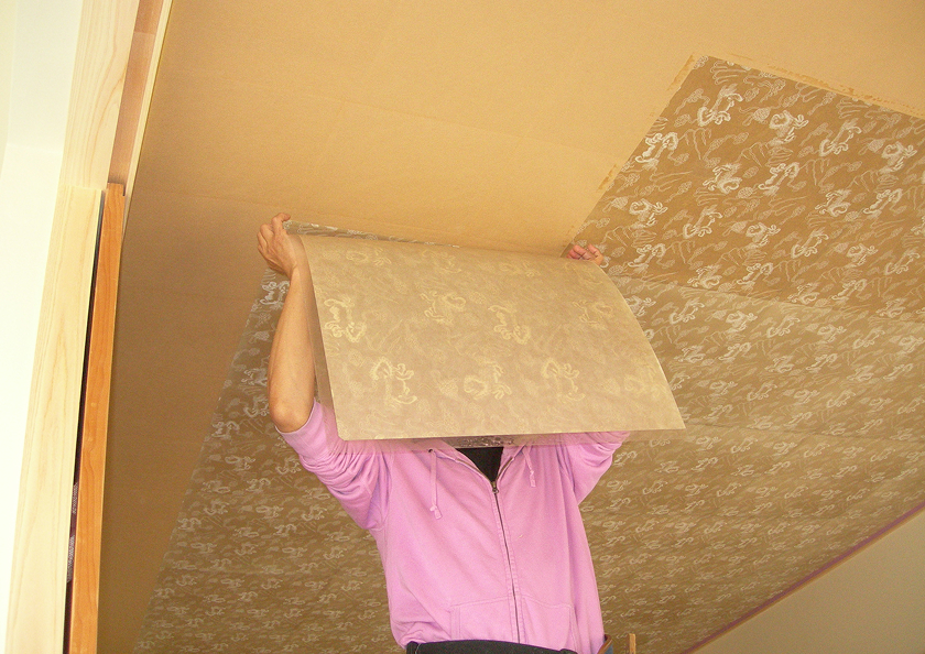 紋画仙紙の天井張りの画像